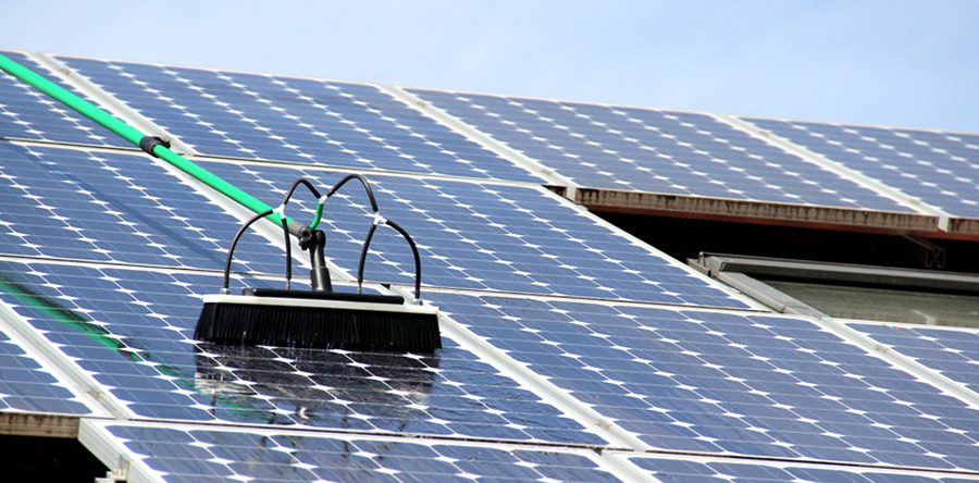 Reinigung von Solar- und Photovoltaikanlagen